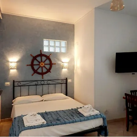 Marina Di Linfreschi Bed & Breakfast